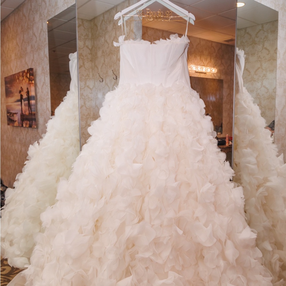 Elegant Cream Wedding Dress